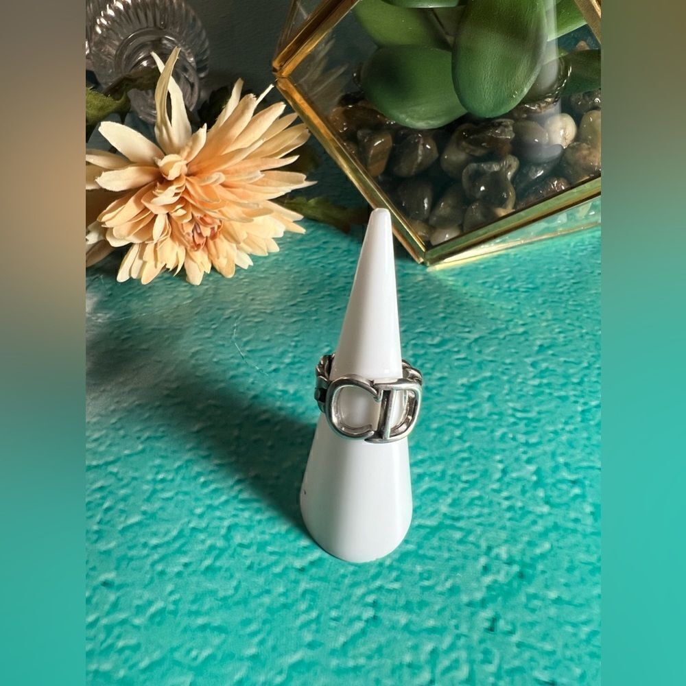 Women’s ring
